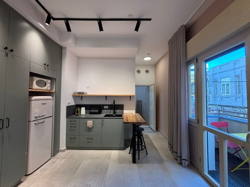 (Safe Room Inside) Stylish City Retreat - By Vacay