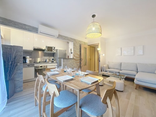 Apt3BR,AC,WiFi, sea view, parking, 3min to beach 19 CapitalChic Conciergerie