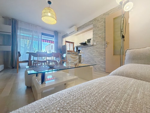 Apt3BR,AC,WiFi, sea view, parking, 3min to beach 21 CapitalChic Conciergerie