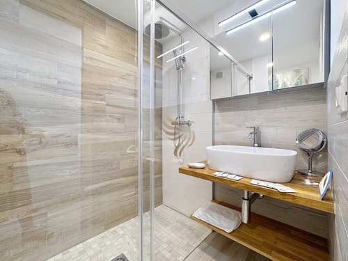 Serenity Getaway–4 people–WiFi–Terrace–Garage 11 CapitalChic Conciergerie
