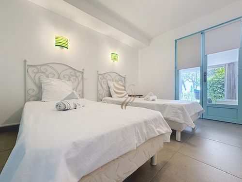 2-bedroom apartment – sleeps 4 – Sea view 14 CapitalChic Conciergerie