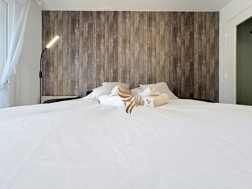 BellaHorizon T2-view of garden-terrace-park-WIFI. 41 CapitalChic Conciergerie