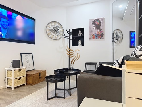 Chic Studio – Parking & Beaches 15 min Walk 13 CapitalChic Conciergerie