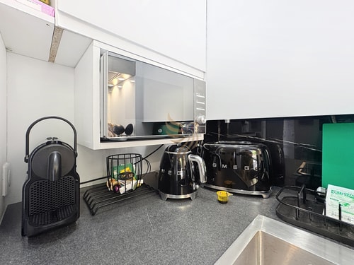 Chic Studio – Parking & Beaches 15min Walk 19 CapitalChic Conciergerie