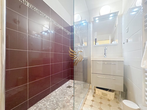 Édenia, AC,balcony swimming pool, Wi-Fi & parking 28 CapitalChic Conciergerie