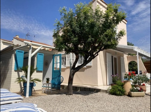 Villa for 6 people with WiFi, parking, and garden 20 CapitalChic Conciergerie