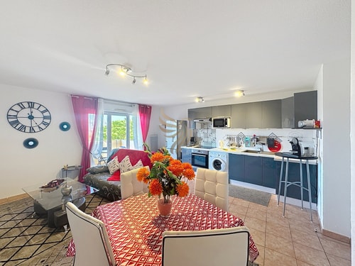 3-bed apt, 4 ppl, pool, WiFi, parking 17 CapitalChic Conciergerie