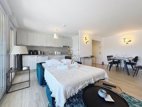 Serenity Getaway–4 people–WiFi–Terrace–Garage 25 CapitalChic Conciergerie