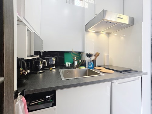 Chic Studio – Parking & Beaches 15min Walk 23 CapitalChic Conciergerie
