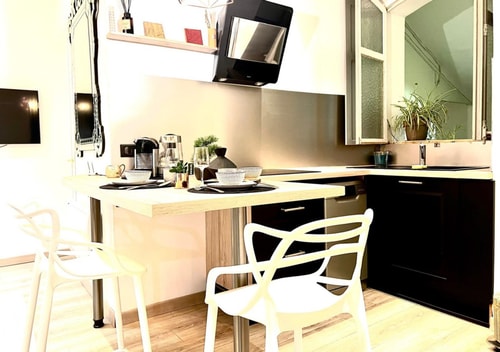StudioCalifornia-Parking-Plages 15 min walk 19 CapitalChic Conciergerie