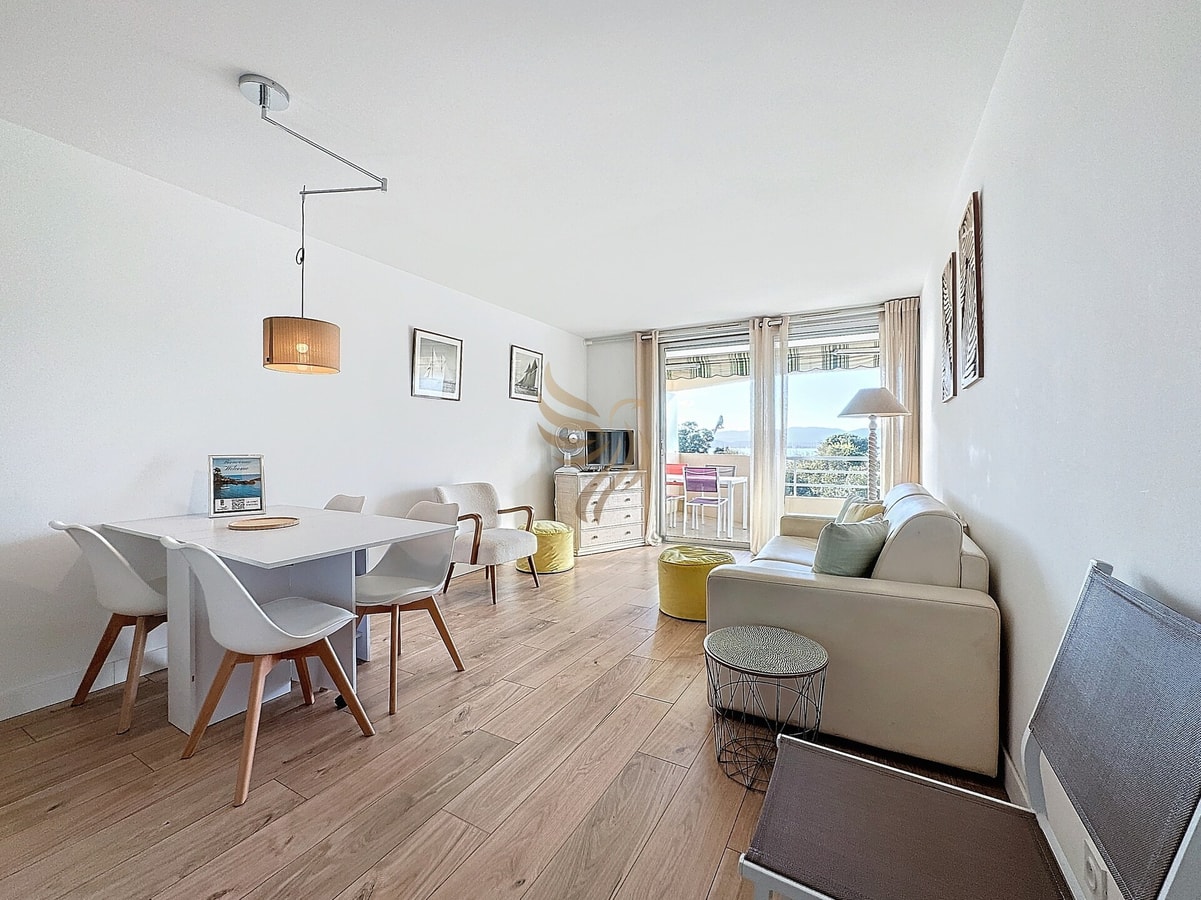 Apart 4 p, sea view, terraces, swimming pool, A/C CapitalChic Conciergerie