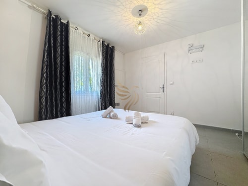 2-bedroom apartment – sleeps 4 – Sea view 12 CapitalChic Conciergerie