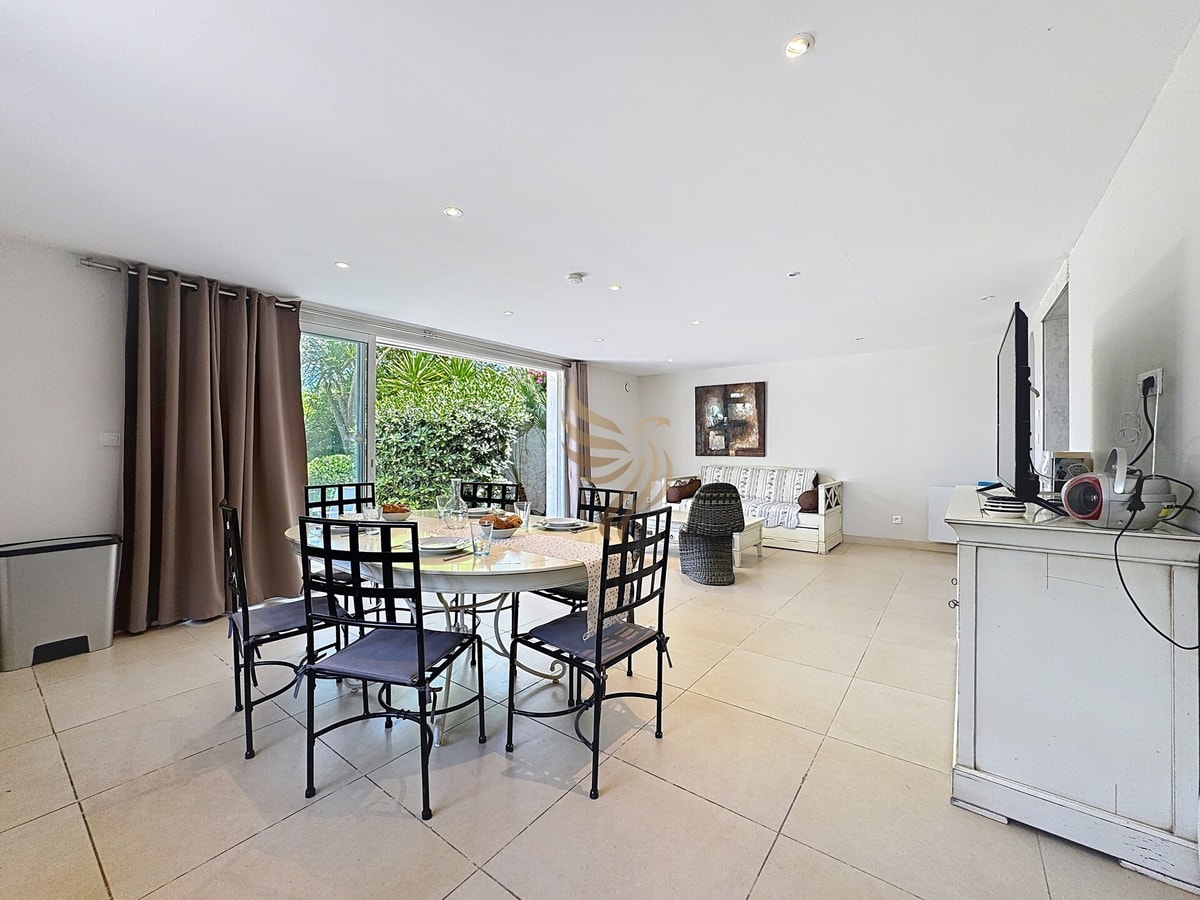 2-bedroom apartment – sleeps 4 – Sea view CapitalChic Conciergerie