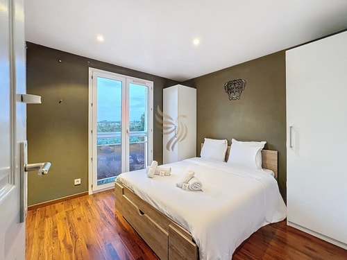 T2 Éclat Carmin, A/C, terrace, pool, tennis 2 CapitalChic Conciergerie