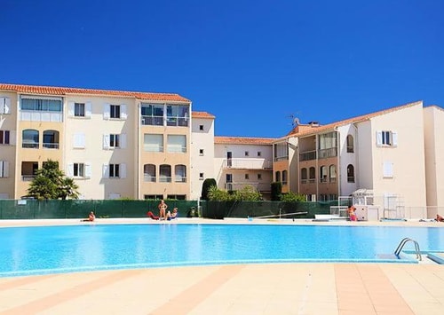 Blue Lagon–4 peopl–Piscine-Tennis 14 CapitalChic Conciergerie