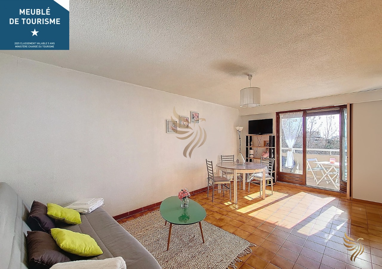 Studio Azur, terrace, parking, 10min from sea CapitalChic Conciergerie