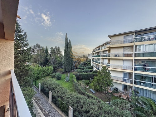 T2 Éclat Carmin, A/C, terrace, pool, tennis 21 CapitalChic Conciergerie