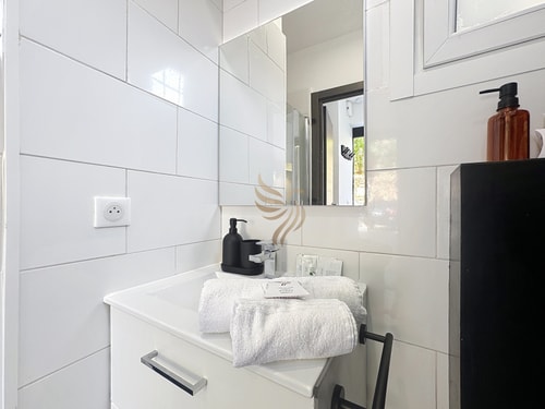 Chic Studio – Parking & Beaches 15min Walk 31 CapitalChic Conciergerie