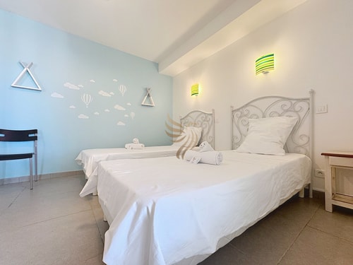 2-bedroom apartment – sleeps 4 – Sea view 16 CapitalChic Conciergerie