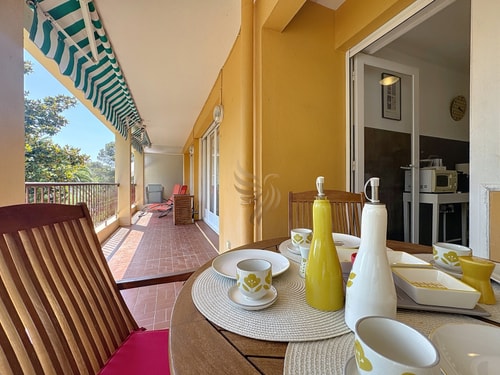 Mimosas Getaway • 2-room apartment + terrace, park 17 CapitalChic Conciergerie
