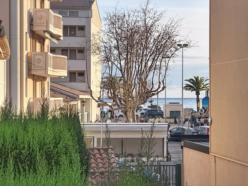 Apt3BR,AC,WiFi, sea view, parking, 3min to beach 9 CapitalChic Conciergerie