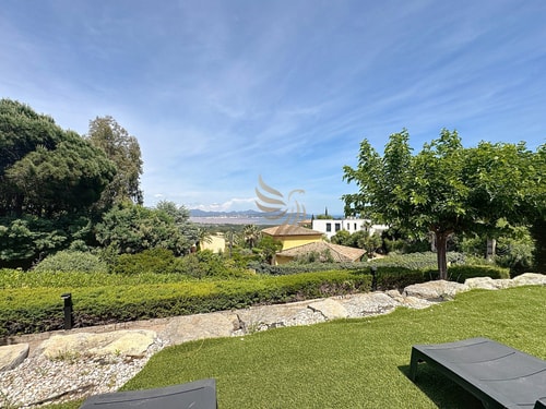 2-bedroom apartment – sleeps 4 – Sea view 36 CapitalChic Conciergerie