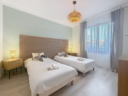 Apt3BR,AC,WiFi, sea view, parking, 3min to beach 15 CapitalChic Conciergerie