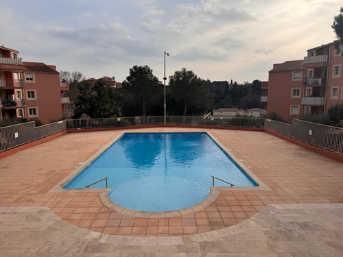 3-bed apt, 4 ppl, pool, WiFi, parking 19 CapitalChic Conciergerie