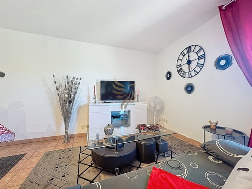 3-bed apt, 4 ppl, pool, WiFi, parking 18 CapitalChic Conciergerie