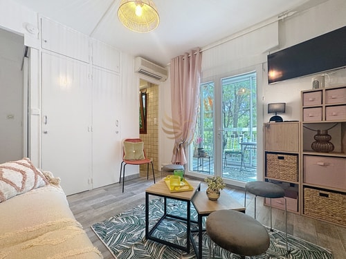 Studio 201–2 people Comfort, terrace-veranda-WiFi 23 CapitalChic Conciergerie
