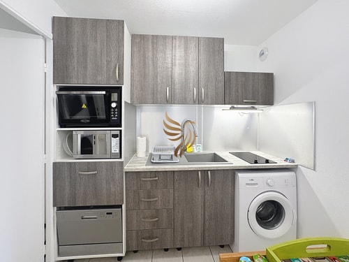 BellaHorizon T2-view of garden-terrace-park-WIFI. 3 CapitalChic Conciergerie