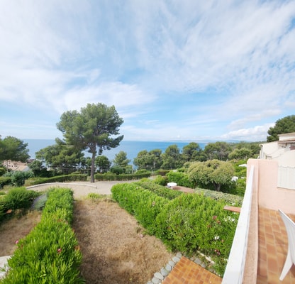Panoramic Levant view–4 ppl–Sea–Pool–Tennis 15 CapitalChic Conciergerie