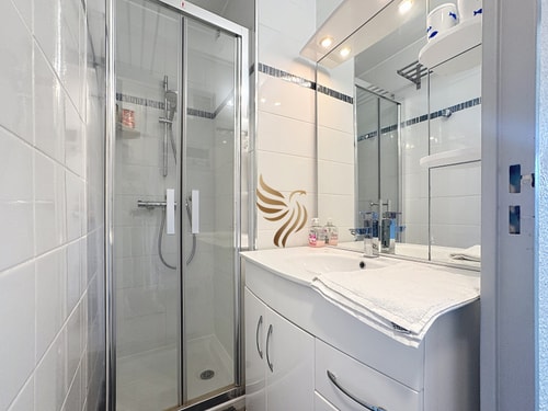 CapRaphéa T2 with seaview,balcony,parking,AC. 33 CapitalChic Conciergerie