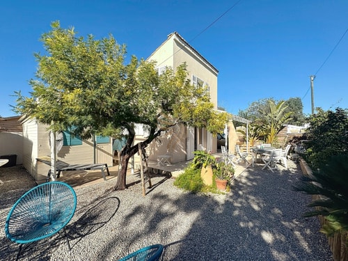 Villa for 6 people with WiFi, parking, and garden 25 CapitalChic Conciergerie