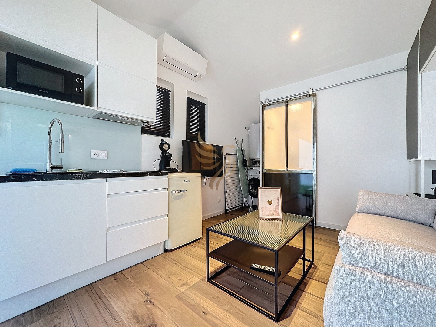 Cocoon HorizSky Studio-Sleeps 2-Terrace-WiFi-AC CapitalChic Conciergerie