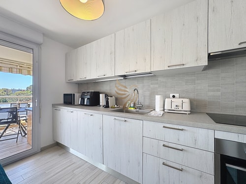 Serenity Getaway–4 people–WiFi–Terrace–Garage 22 CapitalChic Conciergerie