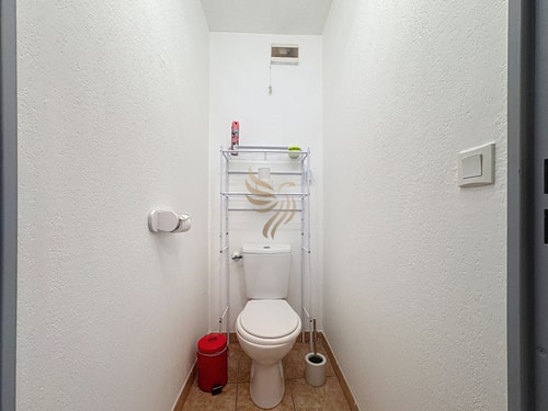 3-bed apt, 4 ppl, pool, WiFi, parking 31 CapitalChic Conciergerie