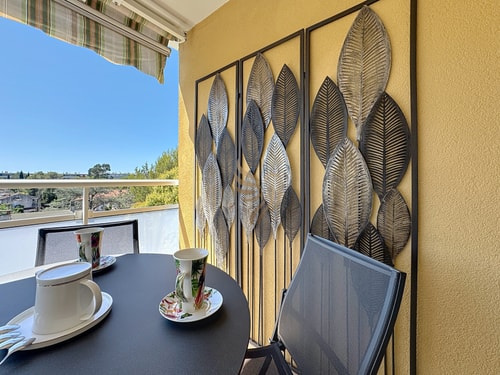 Serenity Getaway–4 people–WiFi–Terrace–Garage 26 CapitalChic Conciergerie