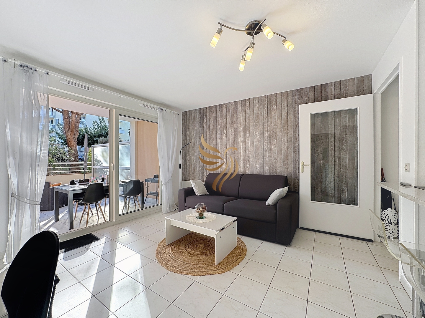 BellaHorizon T2-view of garden-terrace-park-WIFI. CapitalChic Conciergerie