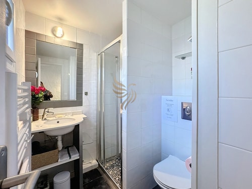 Charming 2-room, terrace, pool, parking, near sea 19 CapitalChic Conciergerie
