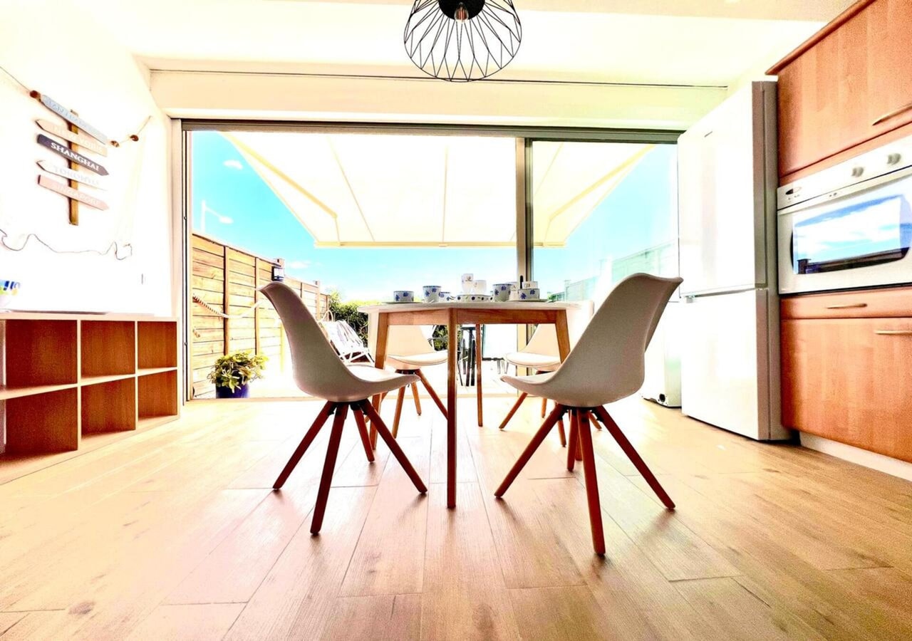 Eclat Marine 3*-Park- AC-Beach 20 meters away CapitalChic Conciergerie