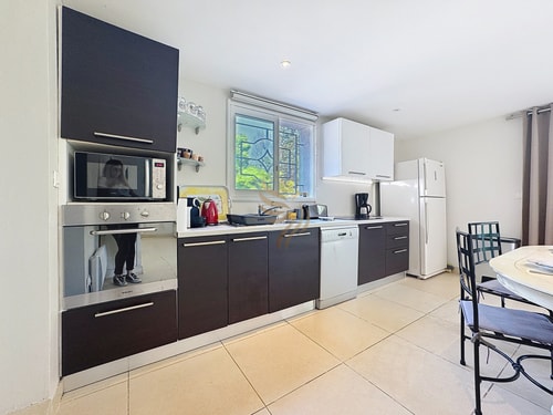 2-bedroom apartment – sleeps 4 – Sea view 2 CapitalChic Conciergerie