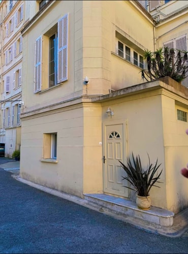 Chic Studio – Parking & Beaches 15min Walk 32 CapitalChic Conciergerie