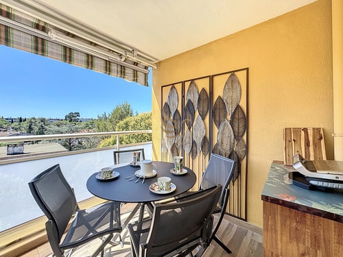 Serenity Getaway–4 people–WiFi–Terrace–Garage 14 CapitalChic Conciergerie