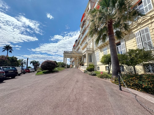 Chic Studio – Parking & Beaches 15min Walk 43 CapitalChic Conciergerie