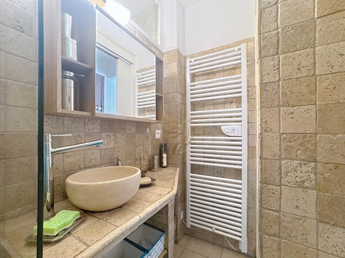 Studio 201–2 people Comfort, terrace-veranda-WiFi 20 CapitalChic Conciergerie