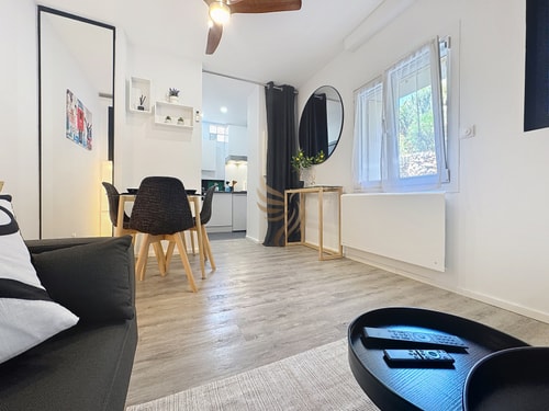Chic Studio – Parking & Beaches 15min Walk 18 CapitalChic Conciergerie