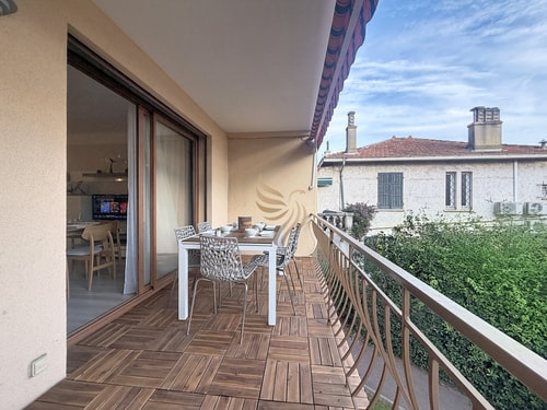 Apt3BR,AC,WiFi, sea view, parking, 3min to beach 10 CapitalChic Conciergerie