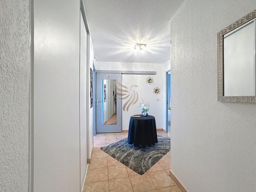 3-bed apt, 4 ppl, pool, WiFi, parking 36 CapitalChic Conciergerie