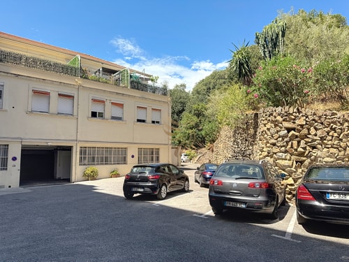 Chic Studio – Parking & Beaches 15min Walk 34 CapitalChic Conciergerie